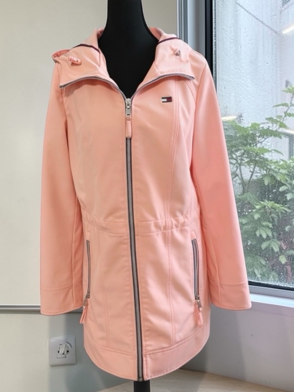 Tommy Hilfiger Women’s XS Pink Softshell Hooded Raincoat Zip Front